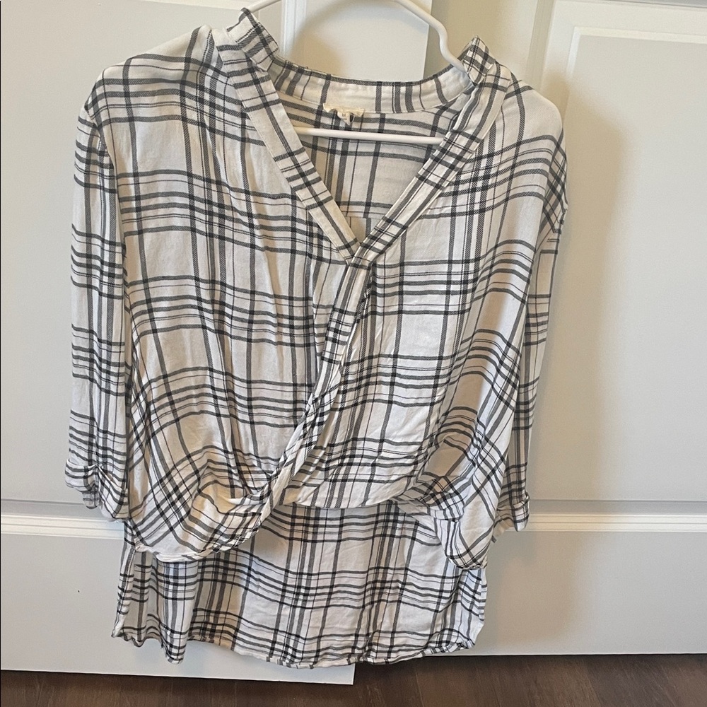 En Creme Black and White Plaid Blouse